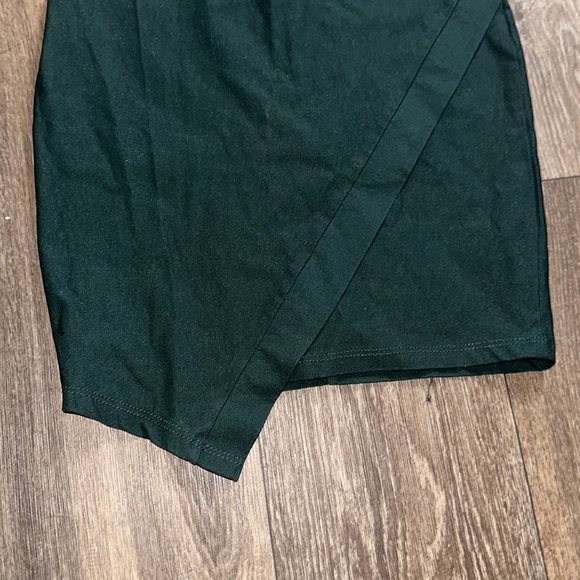 Dark Green Dress - Picture 2 of 3